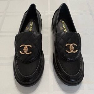 Chanel Black Quilted Turnlock Leather Loafers CC Gold Hardware Size 36 Luxury